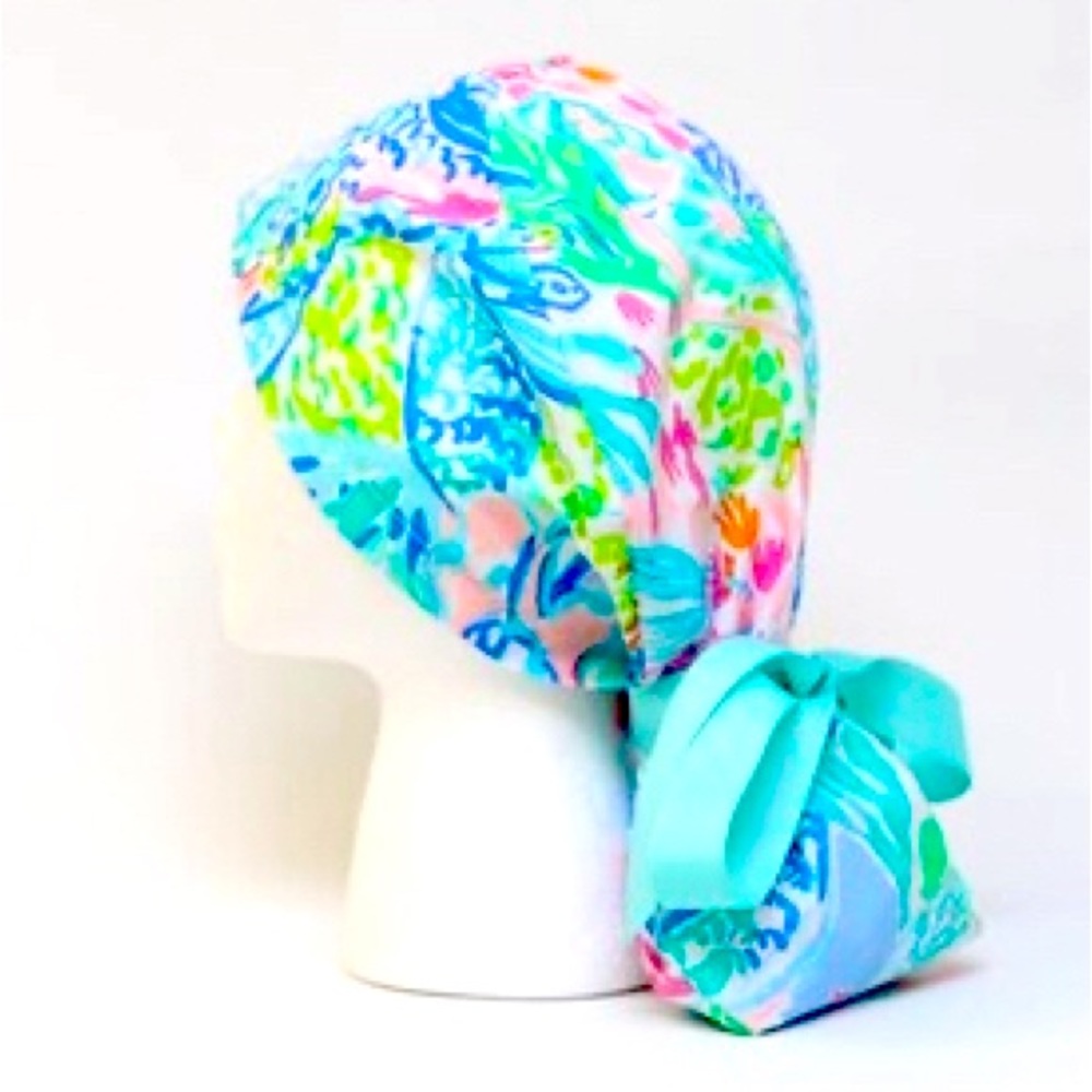 EUC lilly pulitzer nurse scrub cap hat with ribbon